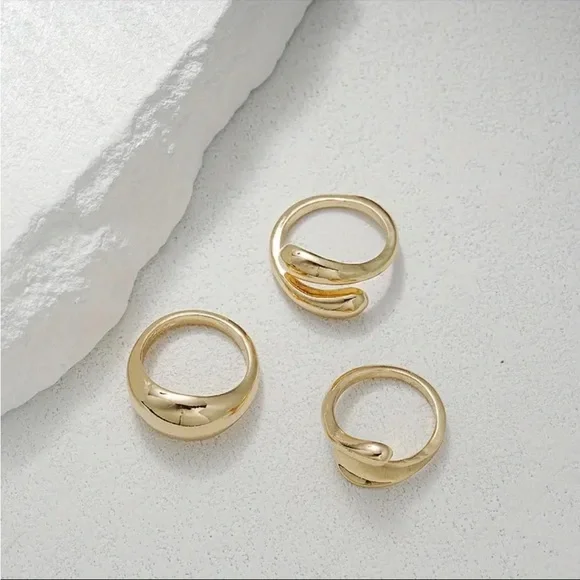 Gold Plated Three Piece Ring Set Size 7 NWT